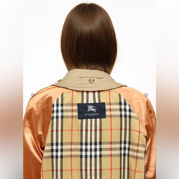 Burberry Tan Trench Coat - Picture 6 of 16